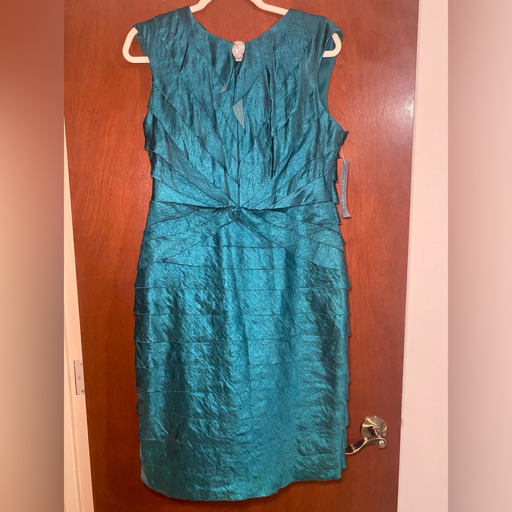London Times Petites Emerald Tiered Cocktail Dress – Size 14P (Large)– NWT